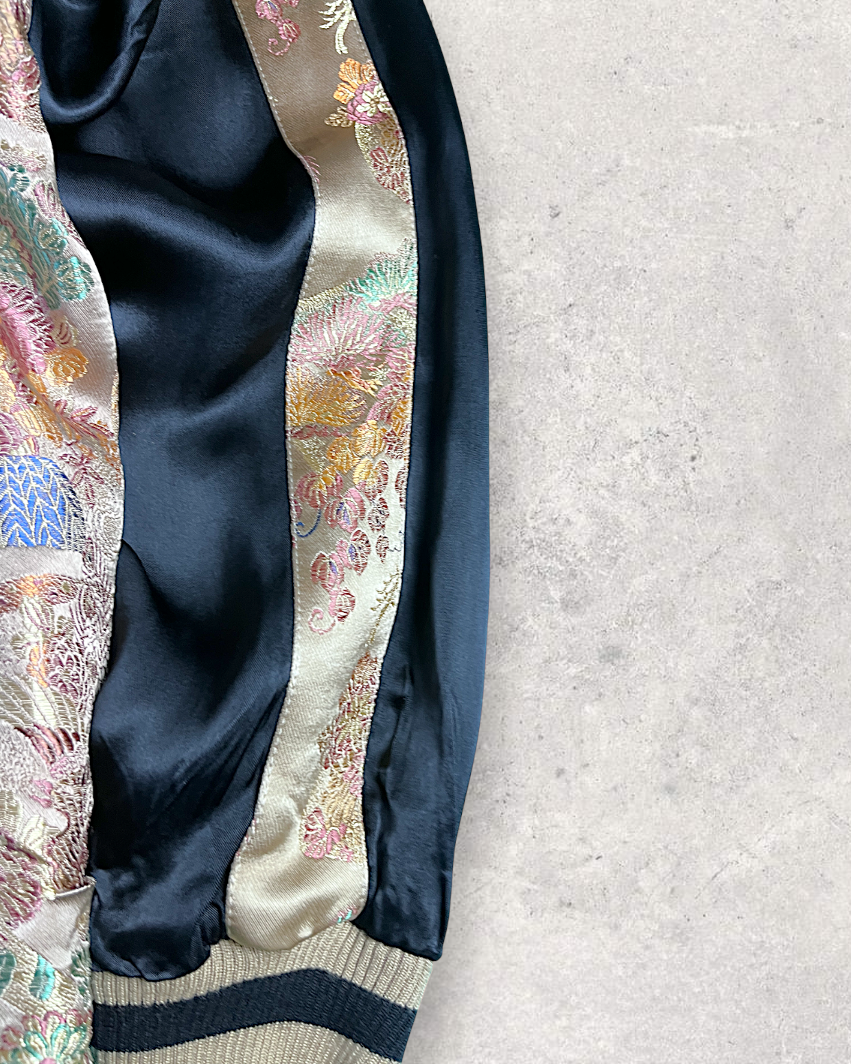 【XL】Koi Waterfall & Pine Embroidery / Japanese Brocade Pattern – XL Japanese Bomber