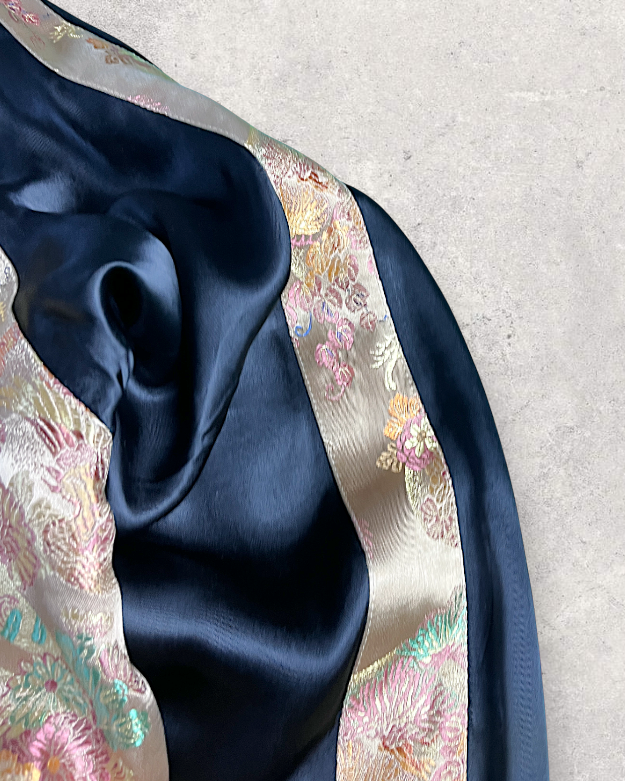 【XL】Koi Waterfall & Pine Embroidery / Japanese Brocade Pattern – XL Japanese Bomber