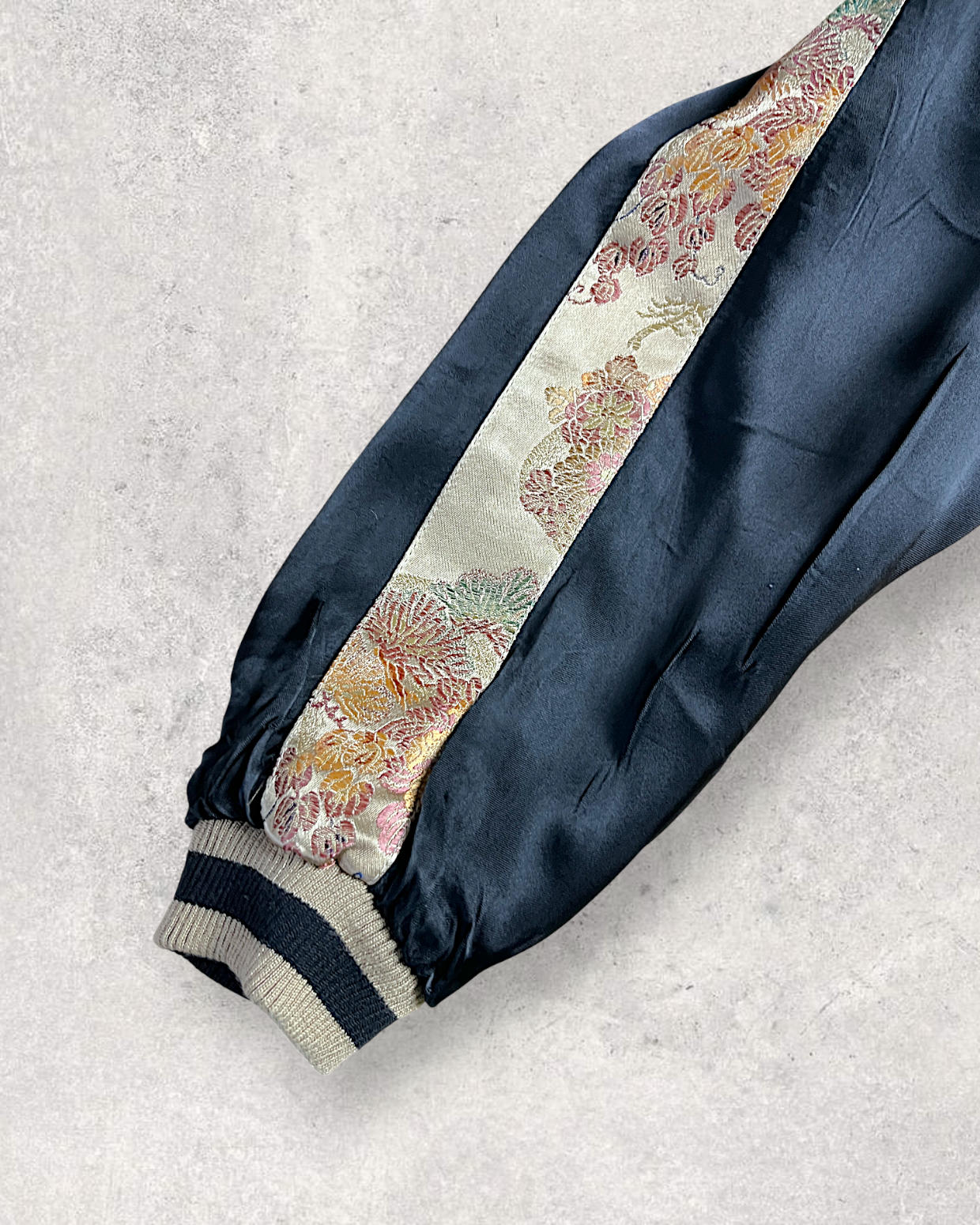 【XL】Koi Waterfall & Pine Embroidery / Japanese Brocade Pattern – XL Japanese Bomber