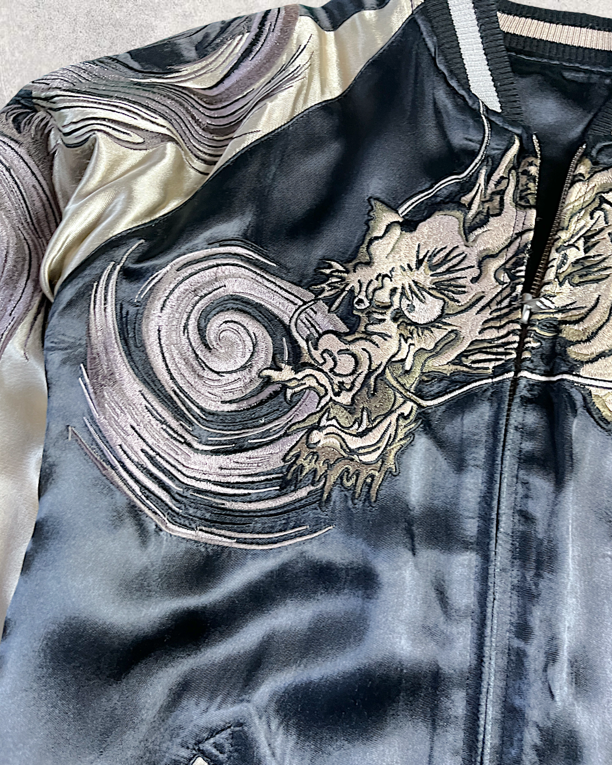 【M】Cloud-Embroidered Dragon × Brocade Pattern Sleeves | One-of-a-Kind Statement Jacket