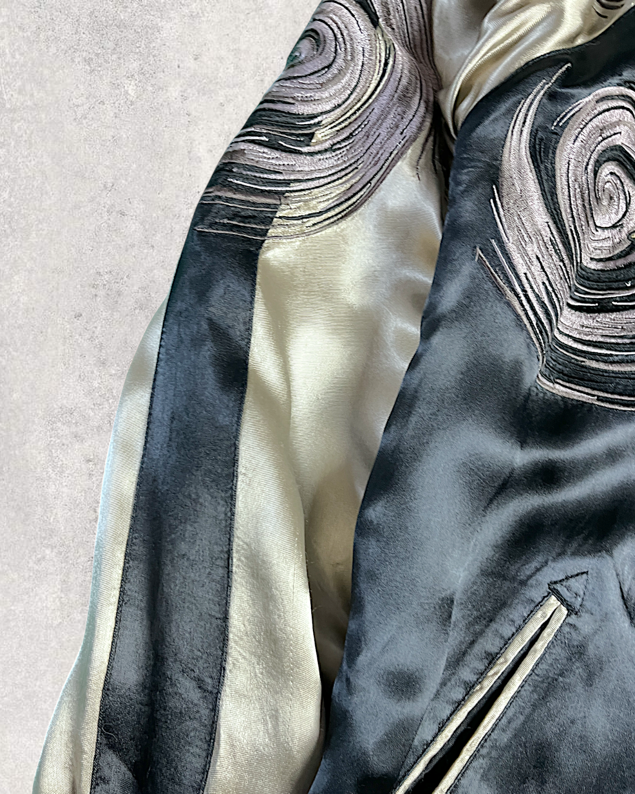 【M】Cloud-Embroidered Dragon × Brocade Pattern Sleeves | One-of-a-Kind Statement Jacket