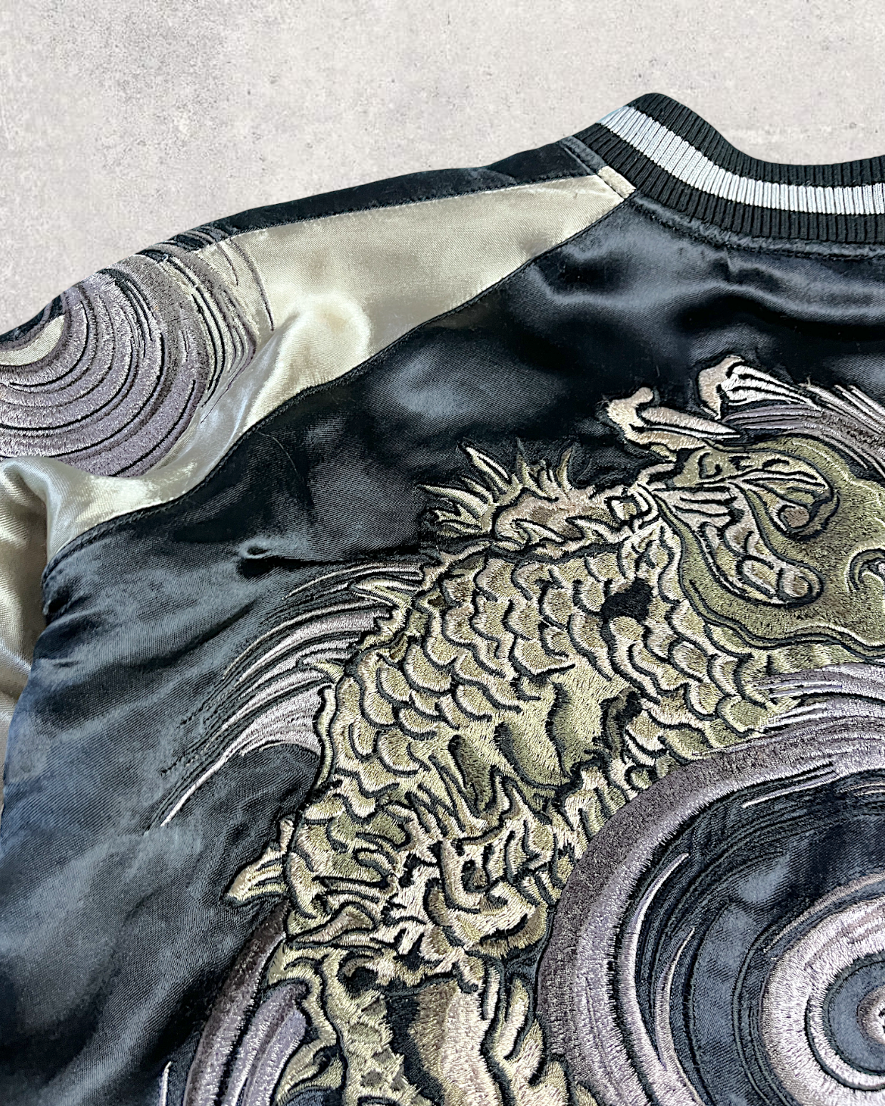 【M】Cloud-Embroidered Dragon × Brocade Pattern Sleeves | One-of-a-Kind Statement Jacket