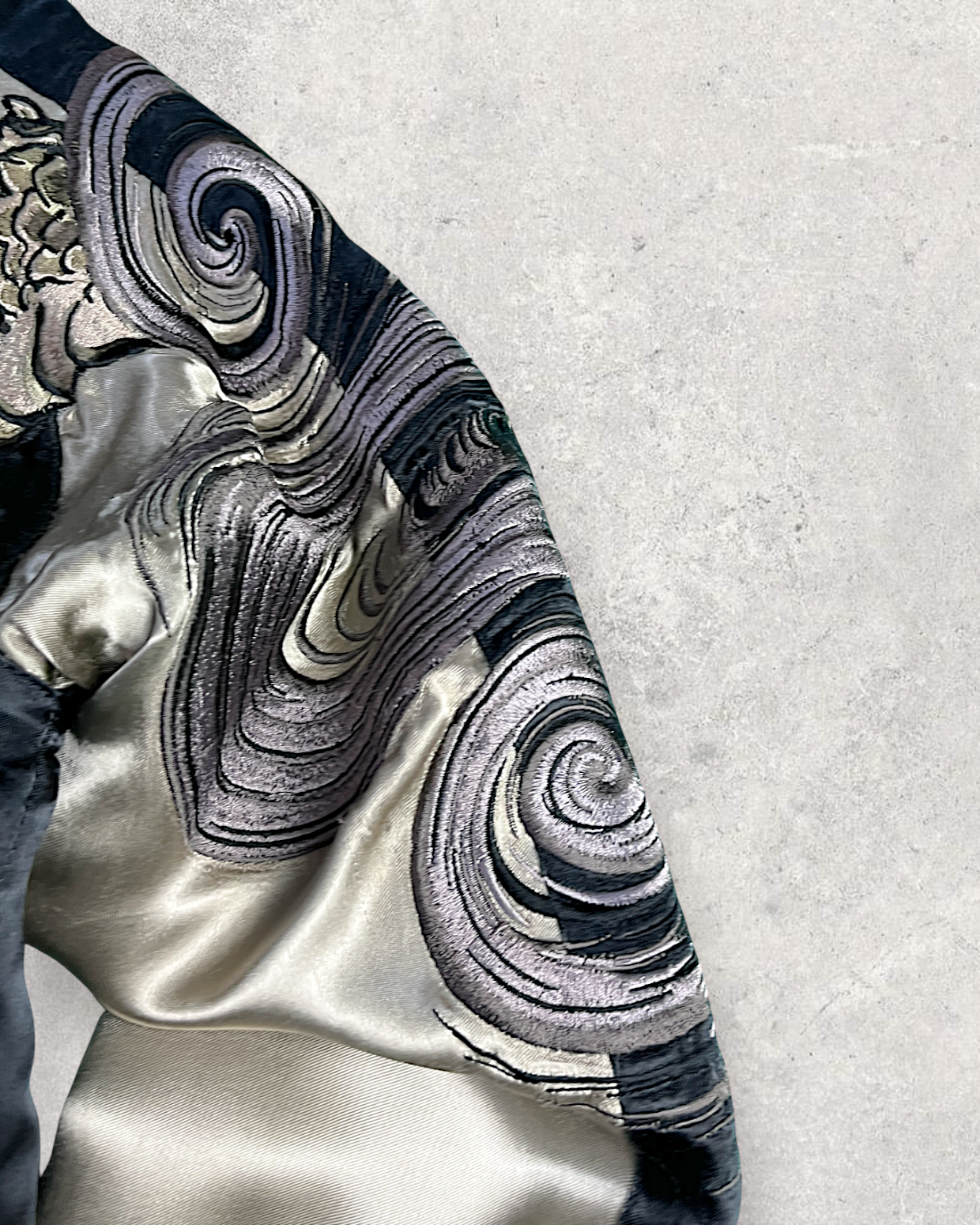 【M】Cloud-Embroidered Dragon × Brocade Pattern Sleeves | One-of-a-Kind Statement Jacket