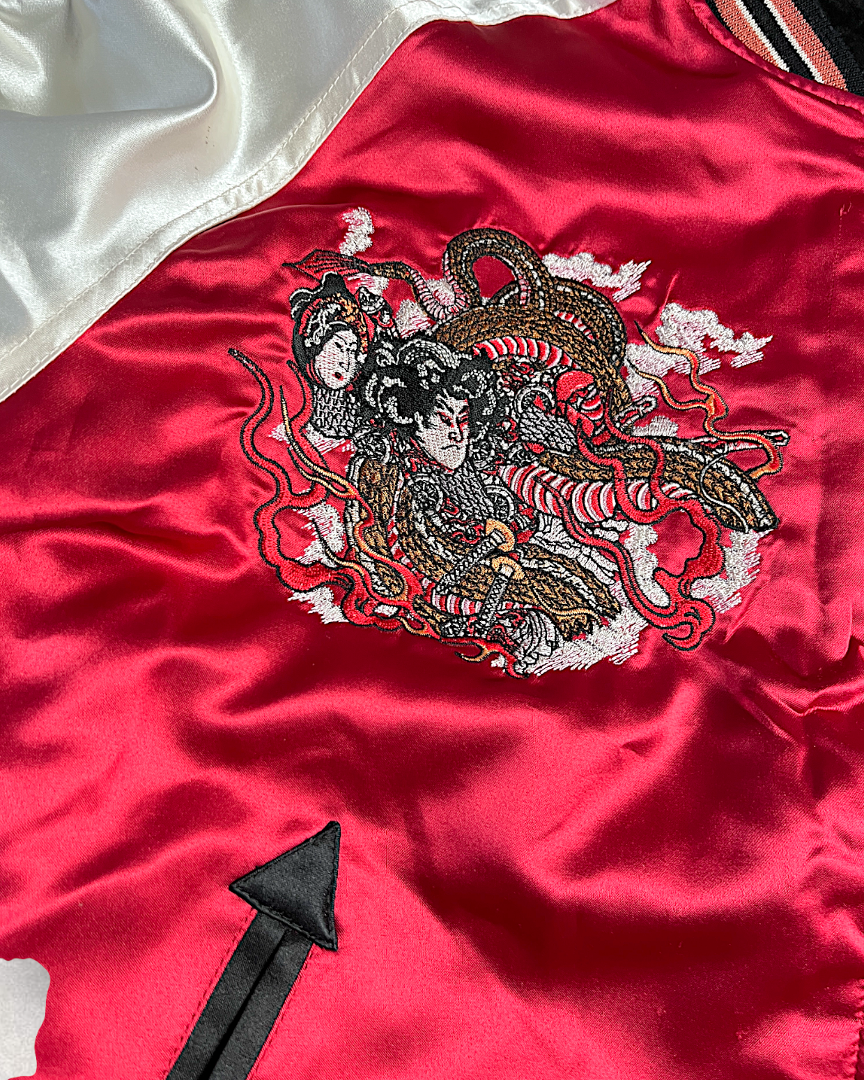 【L】 Rare Reversible Velour Sukajan – SHUTENDOJI “King of Ogre” & RYUUTARO Dragon Tattoo Jacket