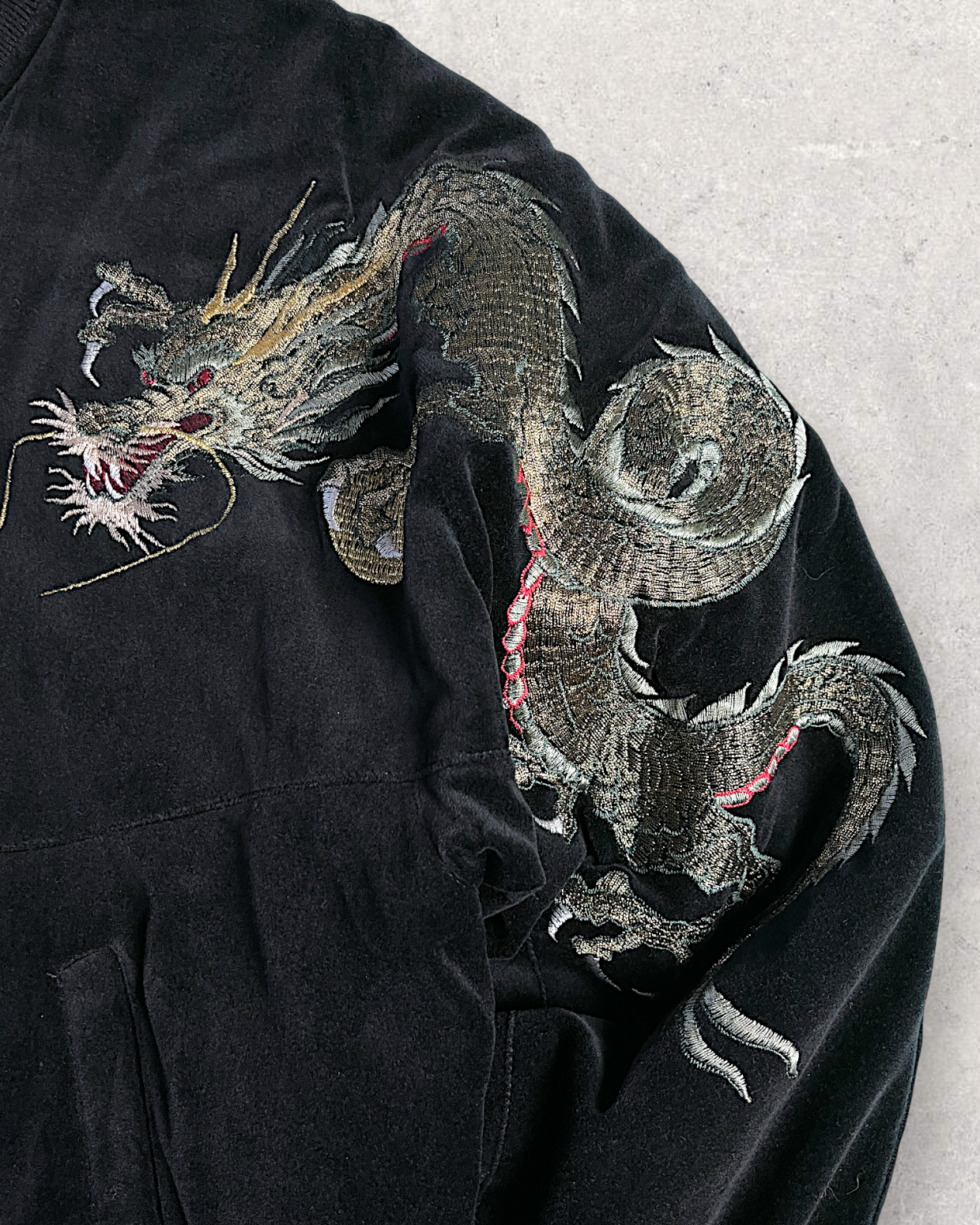 【Free Size】Rare Velour Sukajan Jacket – Twin Dragon Embroidery / Made in Japan / Excellent Condition