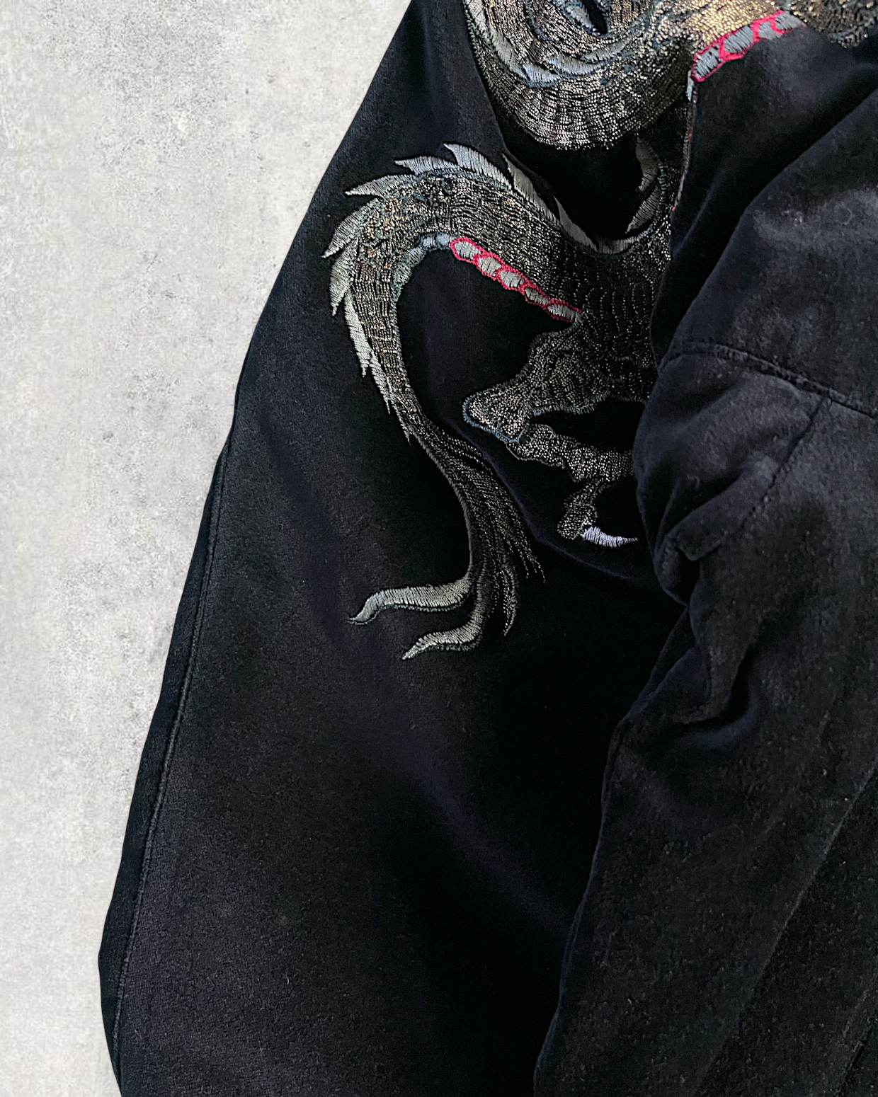 【Free Size】Rare Velour Sukajan Jacket – Twin Dragon Embroidery / Made in Japan / Excellent Condition