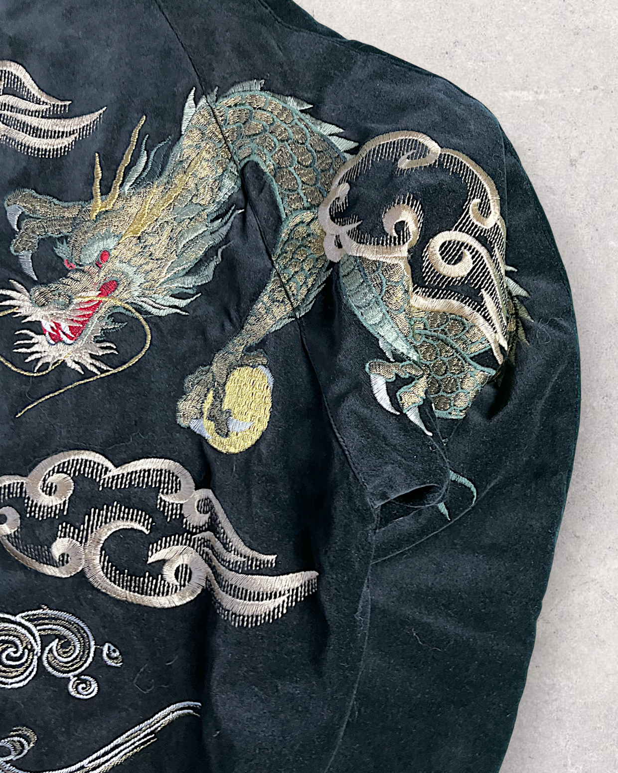 【Free Size】Rare Velour Sukajan Jacket – Twin Dragon Embroidery / Made in Japan / Excellent Condition