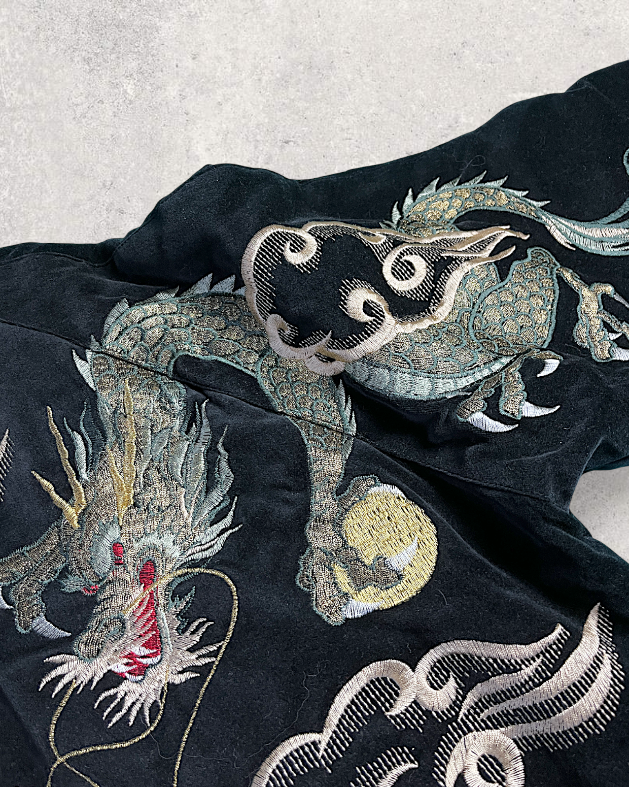 【Free Size】Rare Velour Sukajan Jacket – Twin Dragon Embroidery / Made in Japan / Excellent Condition