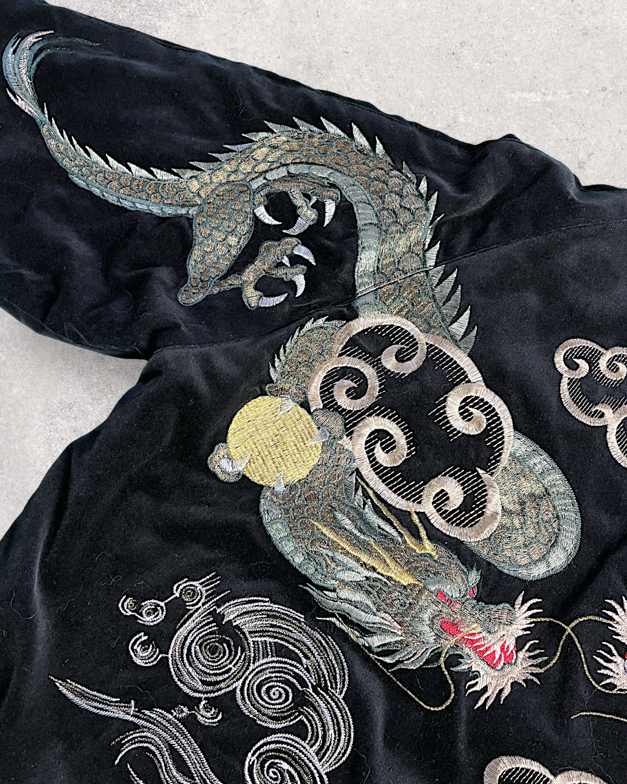 【Free Size】Rare Velour Sukajan Jacket – Twin Dragon Embroidery / Made in Japan / Excellent Condition