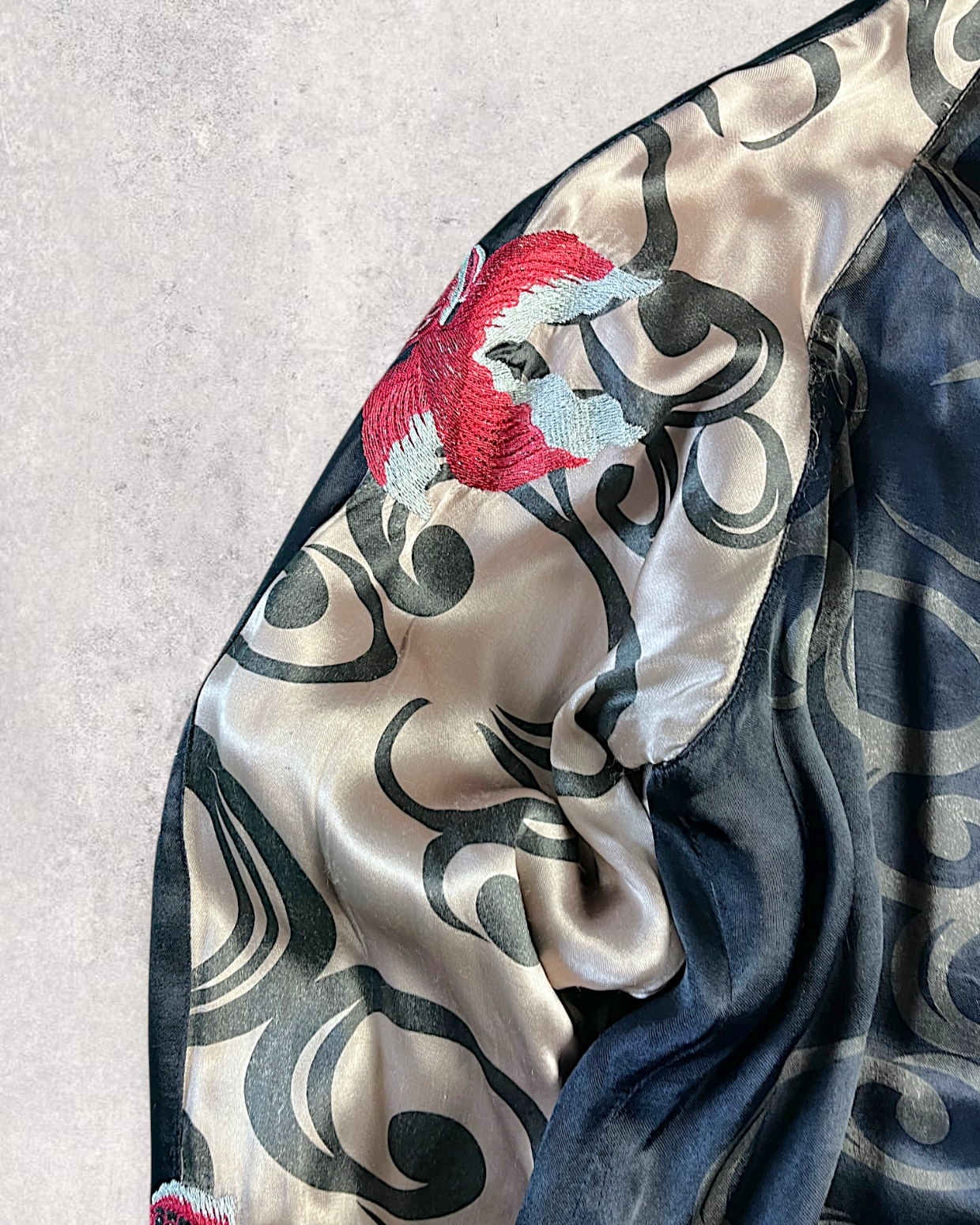 【XXL】 Miyabi Musubi Reversible Sukajan – Dragon & Tiger / Goldfish & Lotus Embroidery Souvenir Jacket