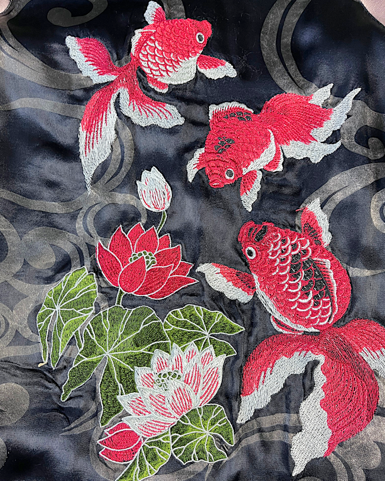 【XXL】 Miyabi Musubi Reversible Sukajan – Dragon & Tiger / Goldfish & Lotus Embroidery Souvenir Jacket