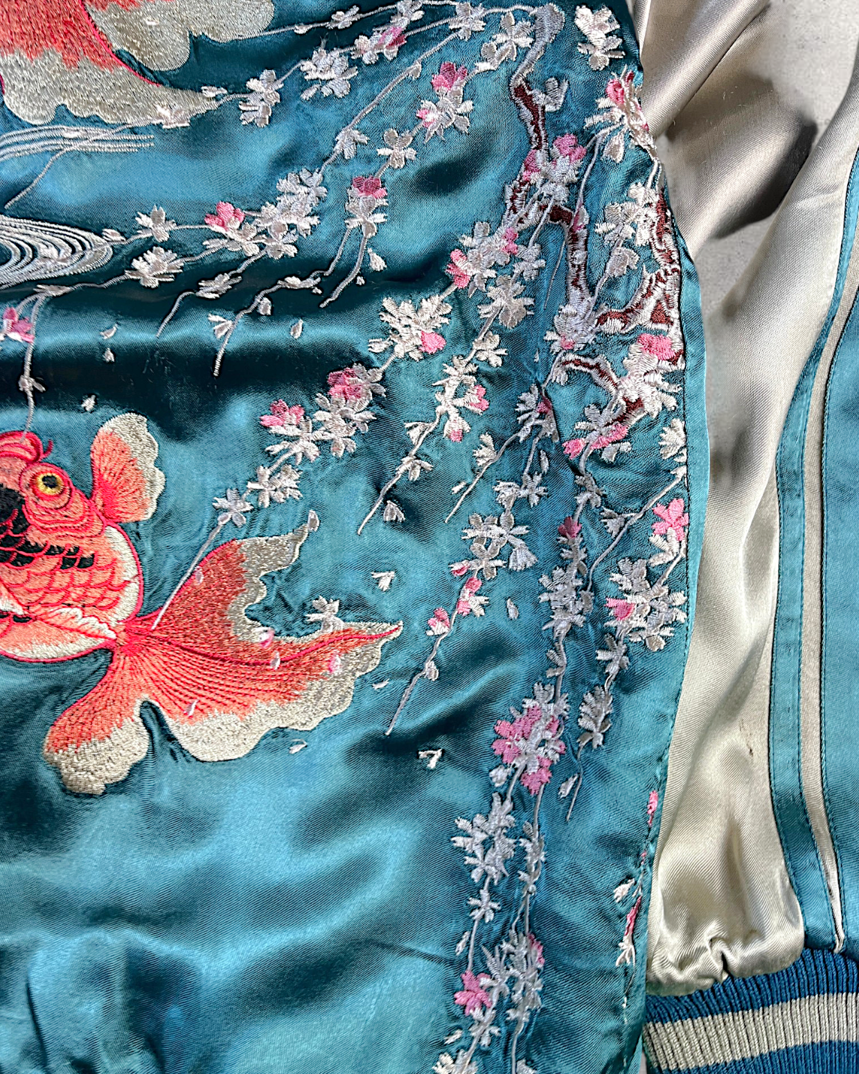 【L】Reversible Sukajan Jacket – Goldfish & Butterfly Embroidery Japan Souvenir Jacket