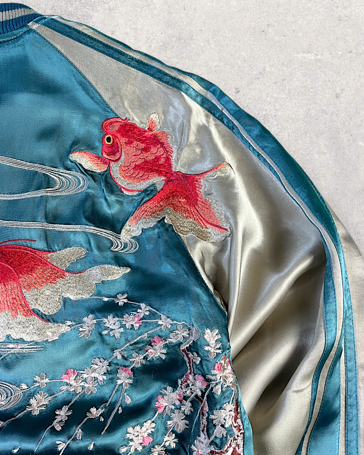 【L】Reversible Sukajan Jacket – Goldfish & Butterfly Embroidery Japan Souvenir Jacket
