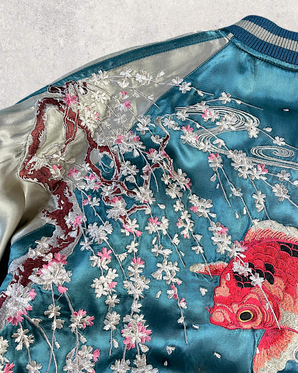 【L】Reversible Sukajan Jacket – Goldfish & Butterfly Embroidery Japan Souvenir Jacket