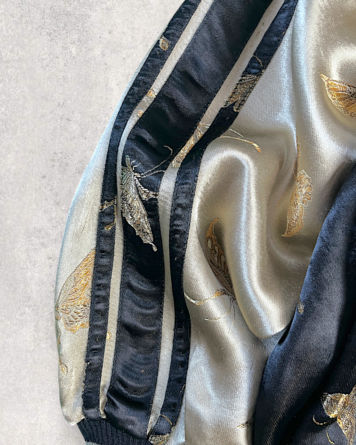 【L】Reversible Sukajan Jacket – Goldfish & Butterfly Embroidery Japan Souvenir Jacket