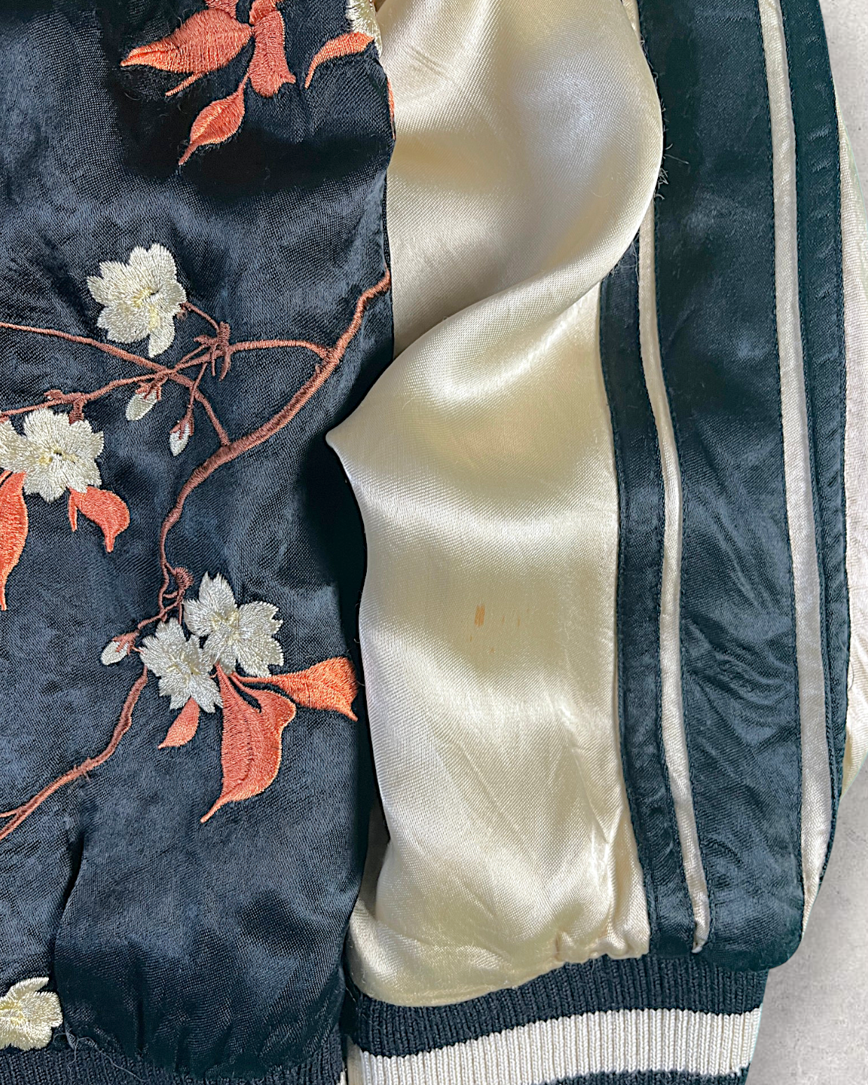 【M】Reversible Sukajan Jacket – Hawk & Cherry Blossom Embroidery Japan Souvenir Jacket