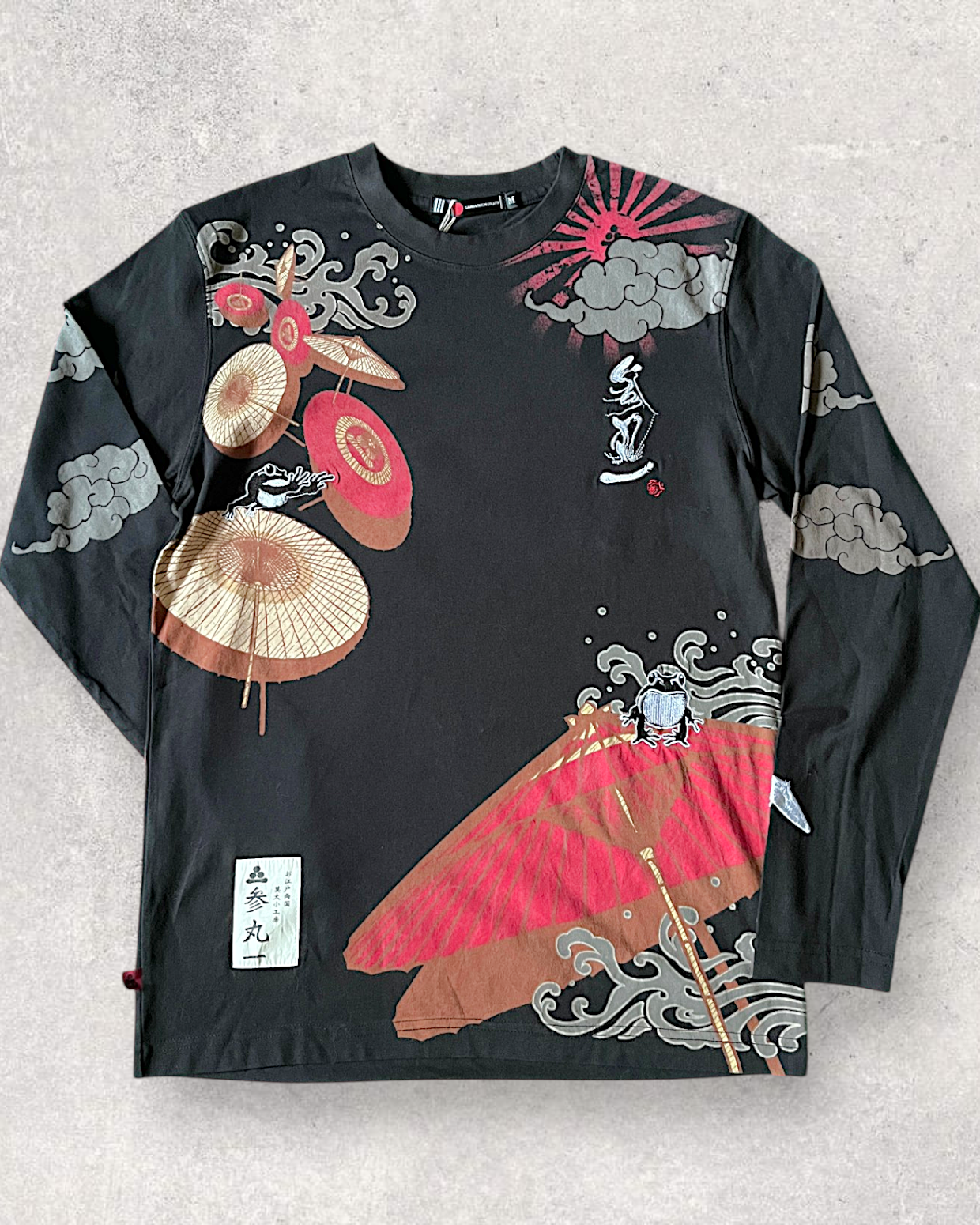 [M/L]BranNews Japanese Long Sleeve T-Shirt | Wagasa, Clouds & Rising Sun Design | Black