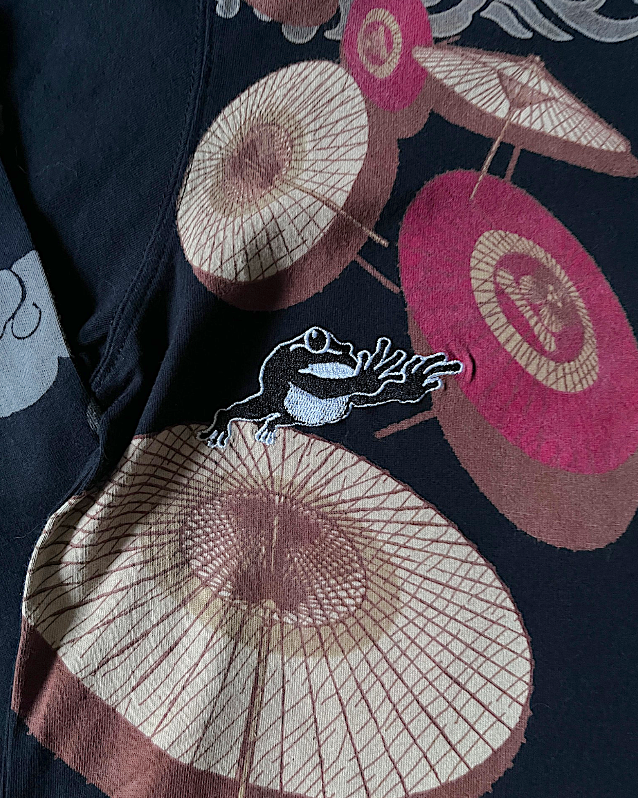 [M/L]BranNews Japanese Long Sleeve T-Shirt | Wagasa, Clouds & Rising Sun Design | Black