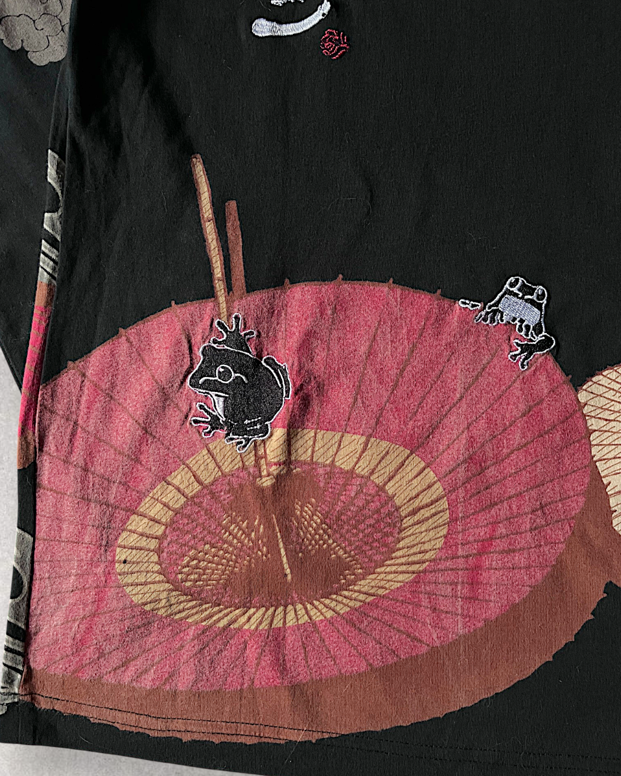 [M/L]BranNews Japanese Long Sleeve T-Shirt | Wagasa, Clouds & Rising Sun Design | Black
