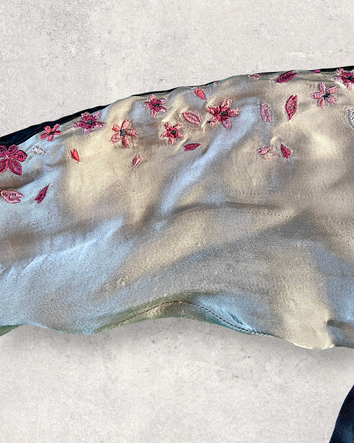 【M】Rare Vintage Reversible Sukajan Jacket “Red Koi & Sakura”