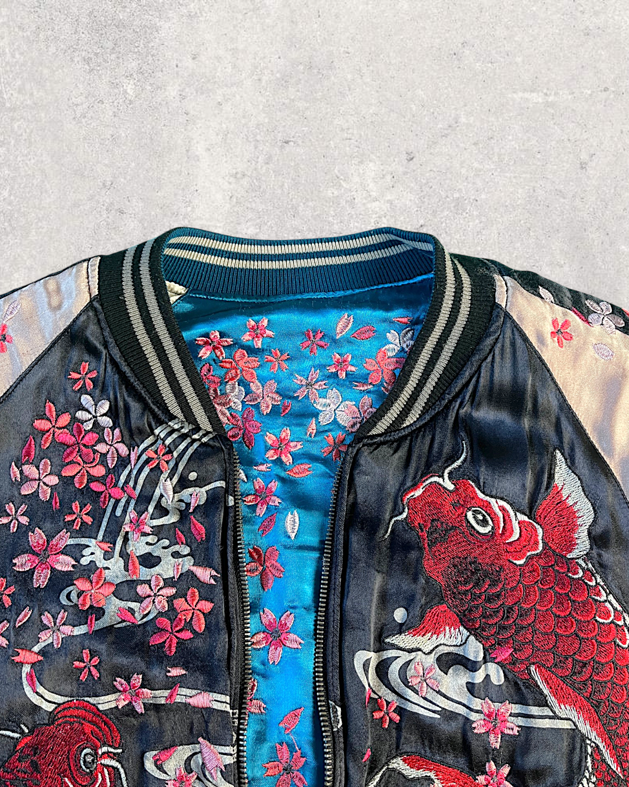 【M】Rare Vintage Reversible Sukajan Jacket “Red Koi & Sakura”