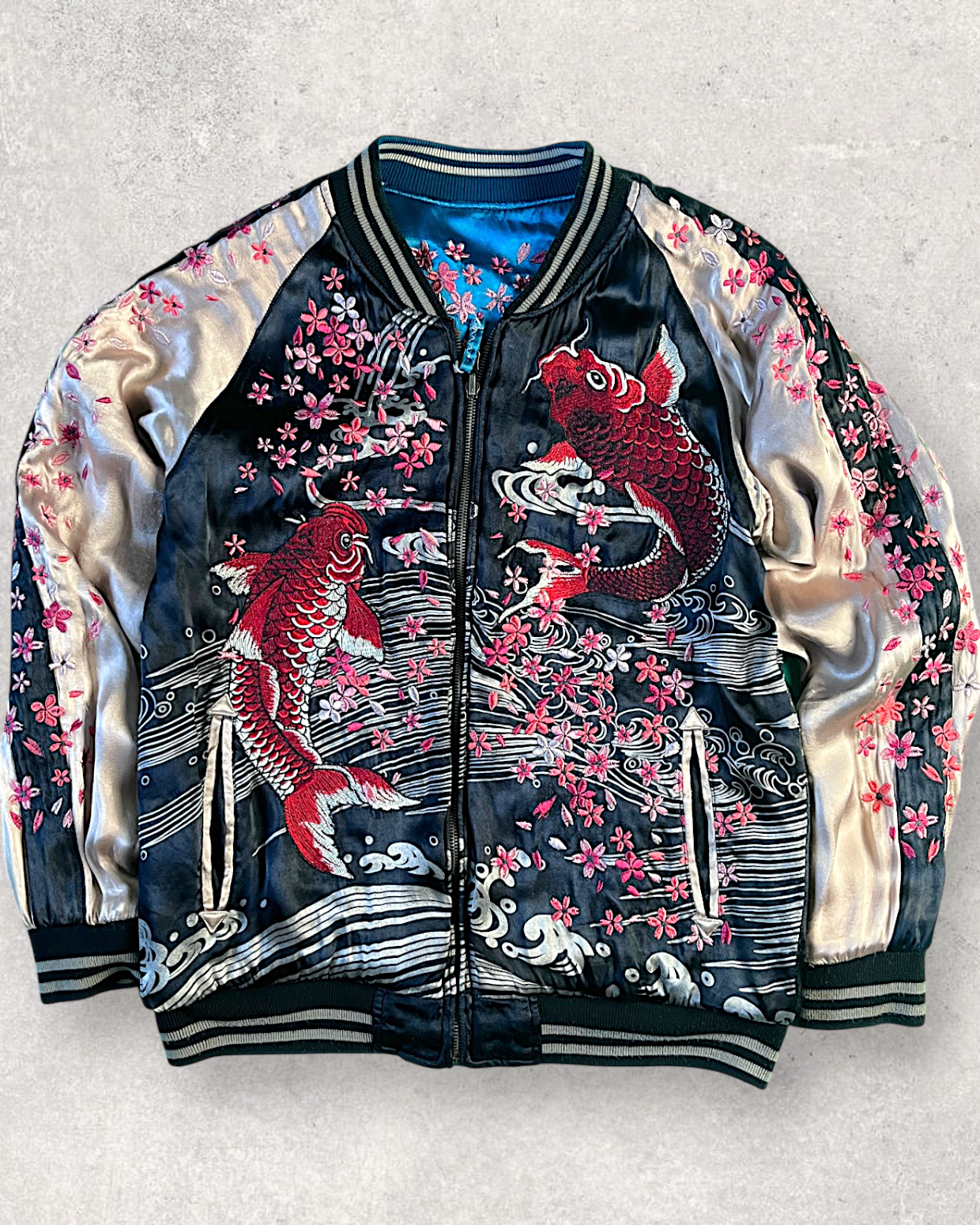 【M】Rare Vintage Reversible Sukajan Jacket “Red Koi & Sakura”