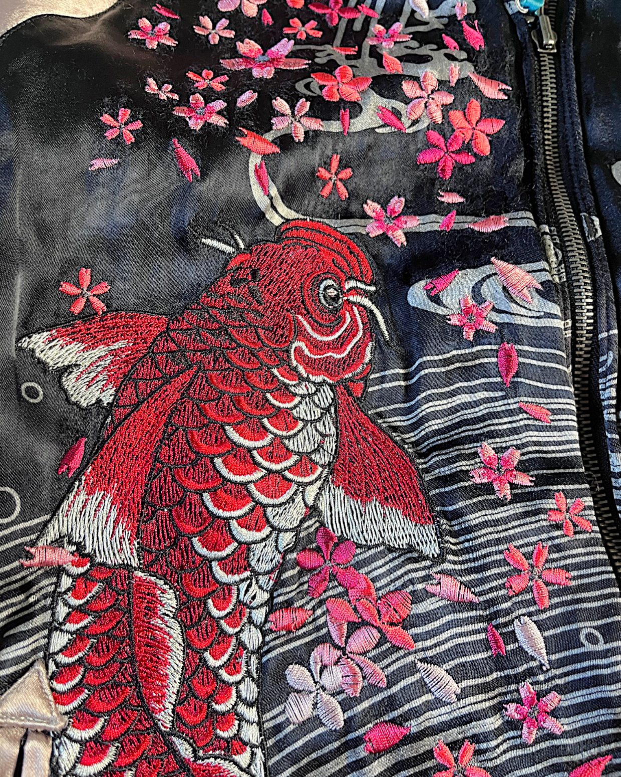 【M】Rare Vintage Reversible Sukajan Jacket “Red Koi & Sakura”