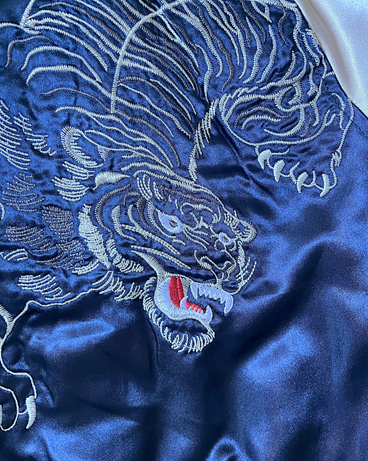 【KIDS】Excellent Condition KIDS Sukajan Jacket “Blue Tiger” – Size 100
