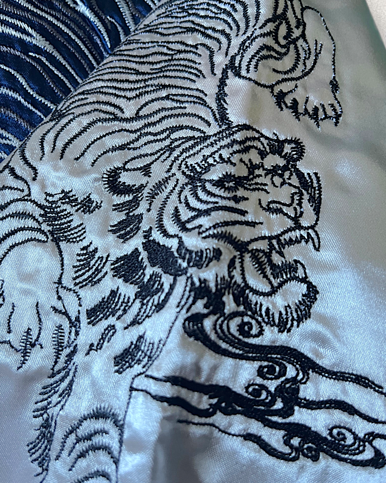 【KIDS】Excellent Condition KIDS Sukajan Jacket “Blue Tiger” – Size 100