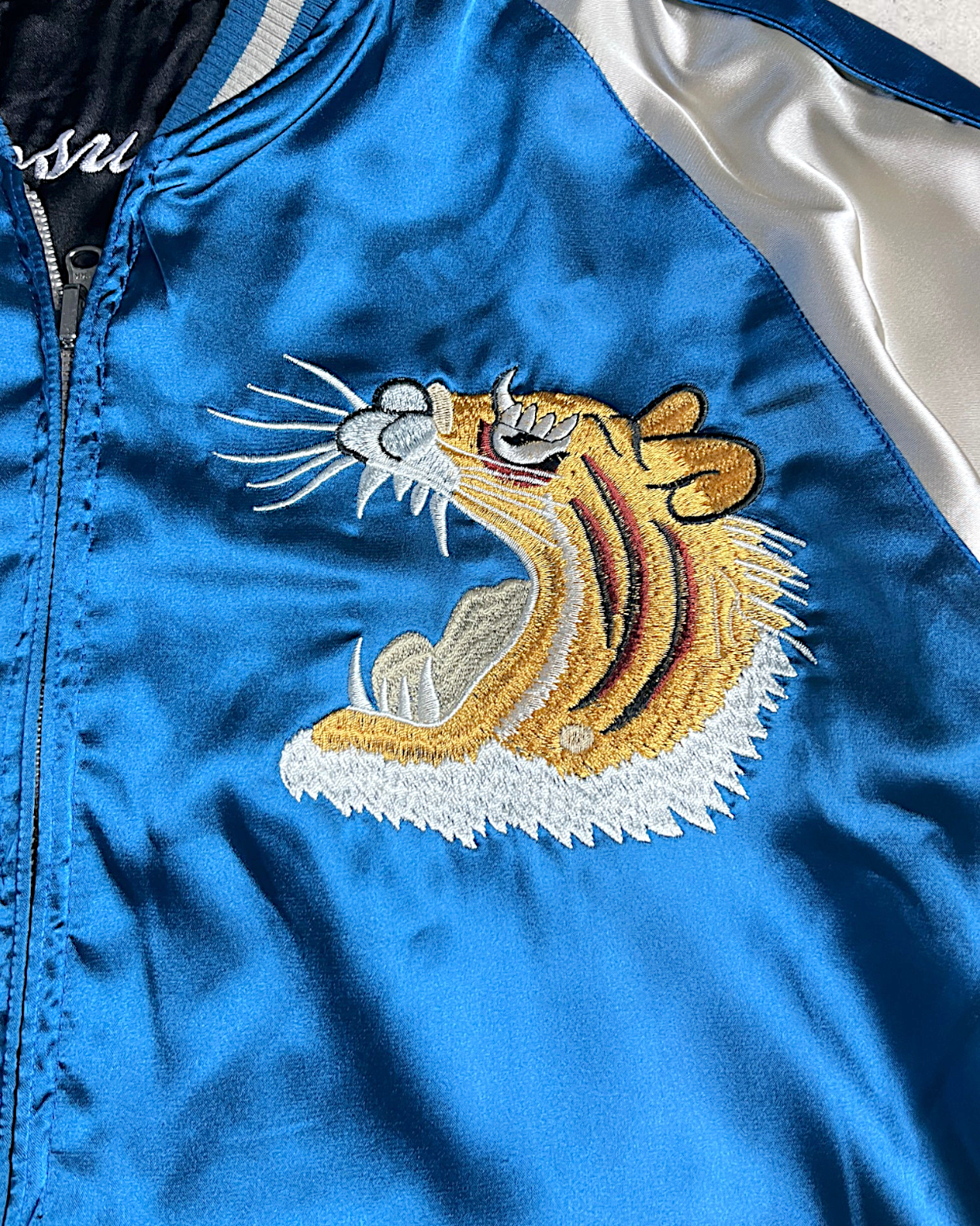 【XXL】Reversible Tiger & Dragon Sukajan Jacket XXL – Japanese Yokosuka Souvenir Jacket with Mt. Fuji Embroidery