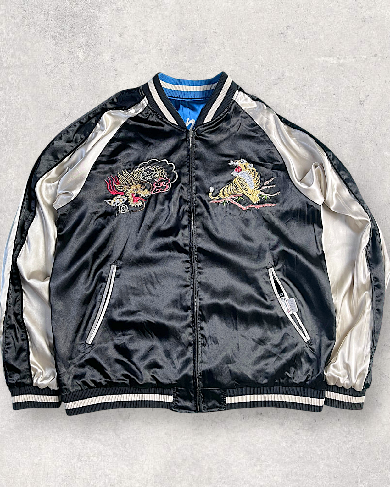 【XXL】Reversible Tiger & Dragon Sukajan Jacket XXL – Japanese Yokosuka Souvenir Jacket with Mt. Fuji Embroidery