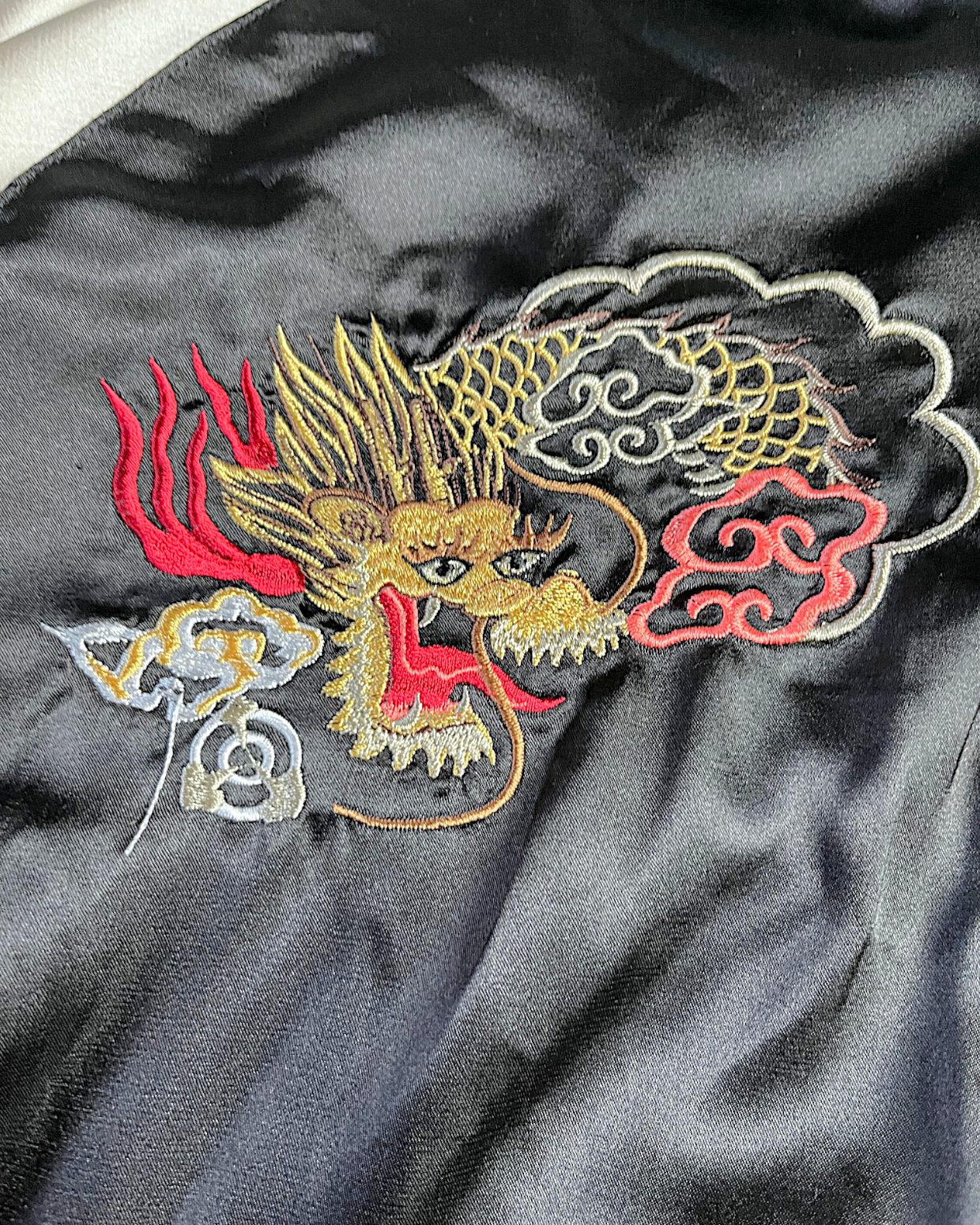 【XXL】Reversible Tiger & Dragon Sukajan Jacket XXL – Japanese Yokosuka Souvenir Jacket with Mt. Fuji Embroidery