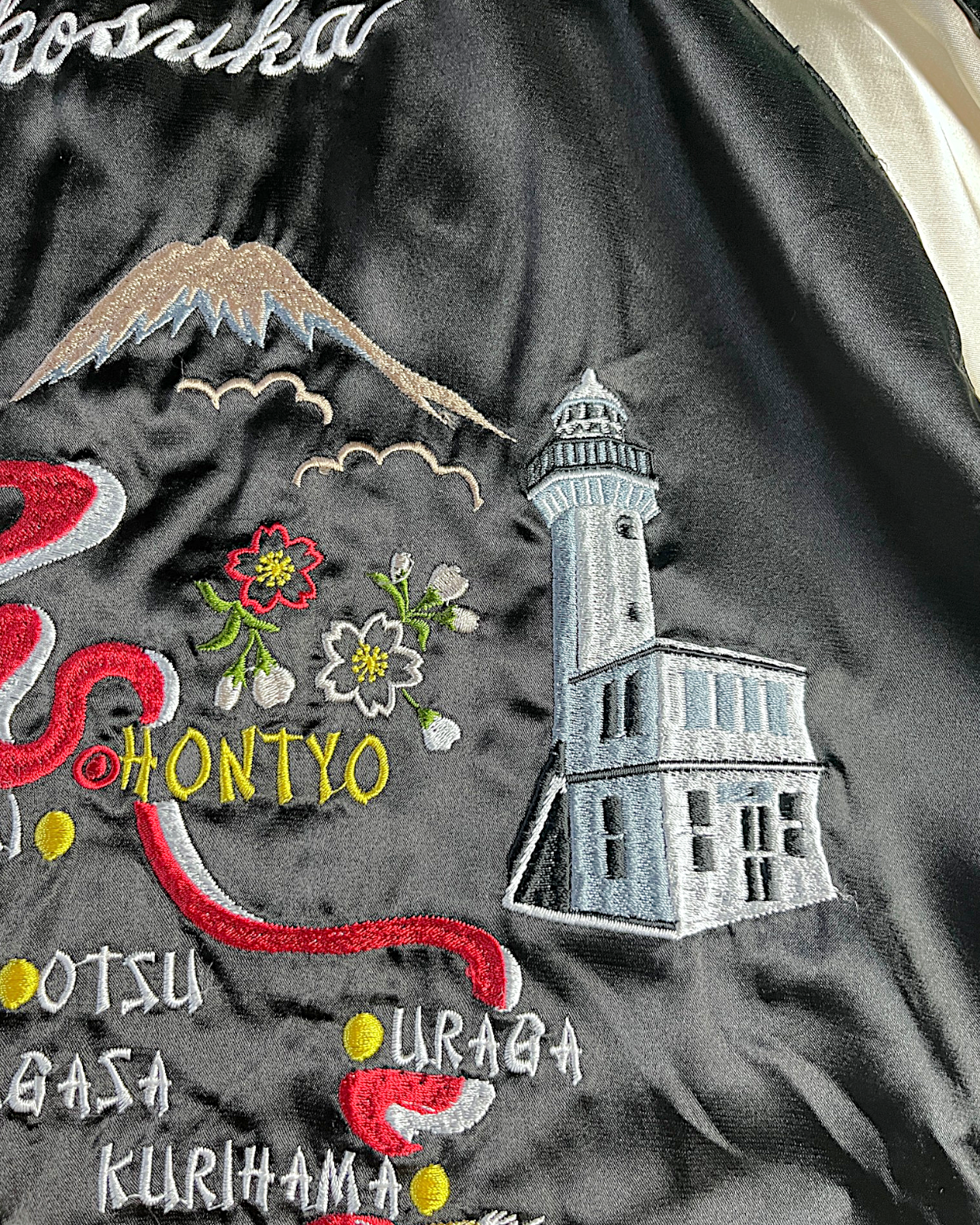 【XXL】Reversible Tiger & Dragon Sukajan Jacket XXL – Japanese Yokosuka Souvenir Jacket with Mt. Fuji Embroidery