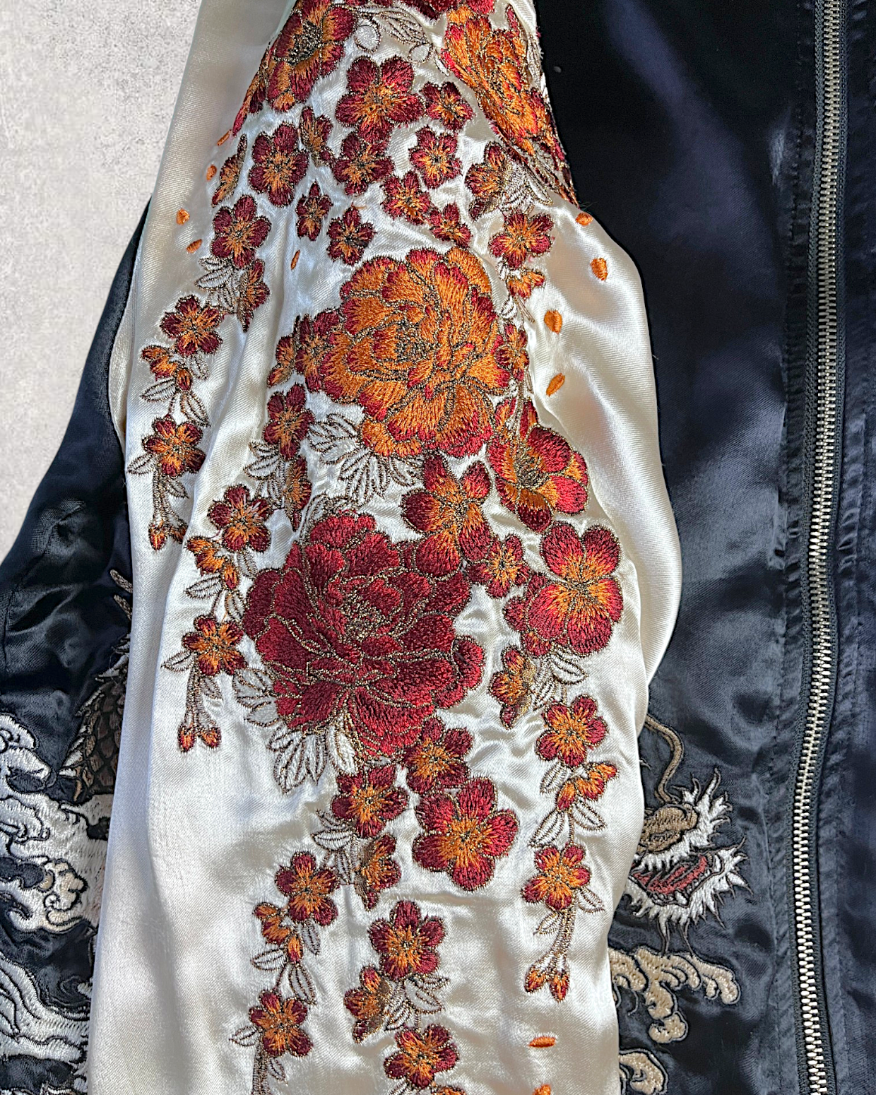 【XL】Karakuri Tamashii Reversible Dragon Sukajan Jacket XL – Japanese Embroidered Souvenir Jacket