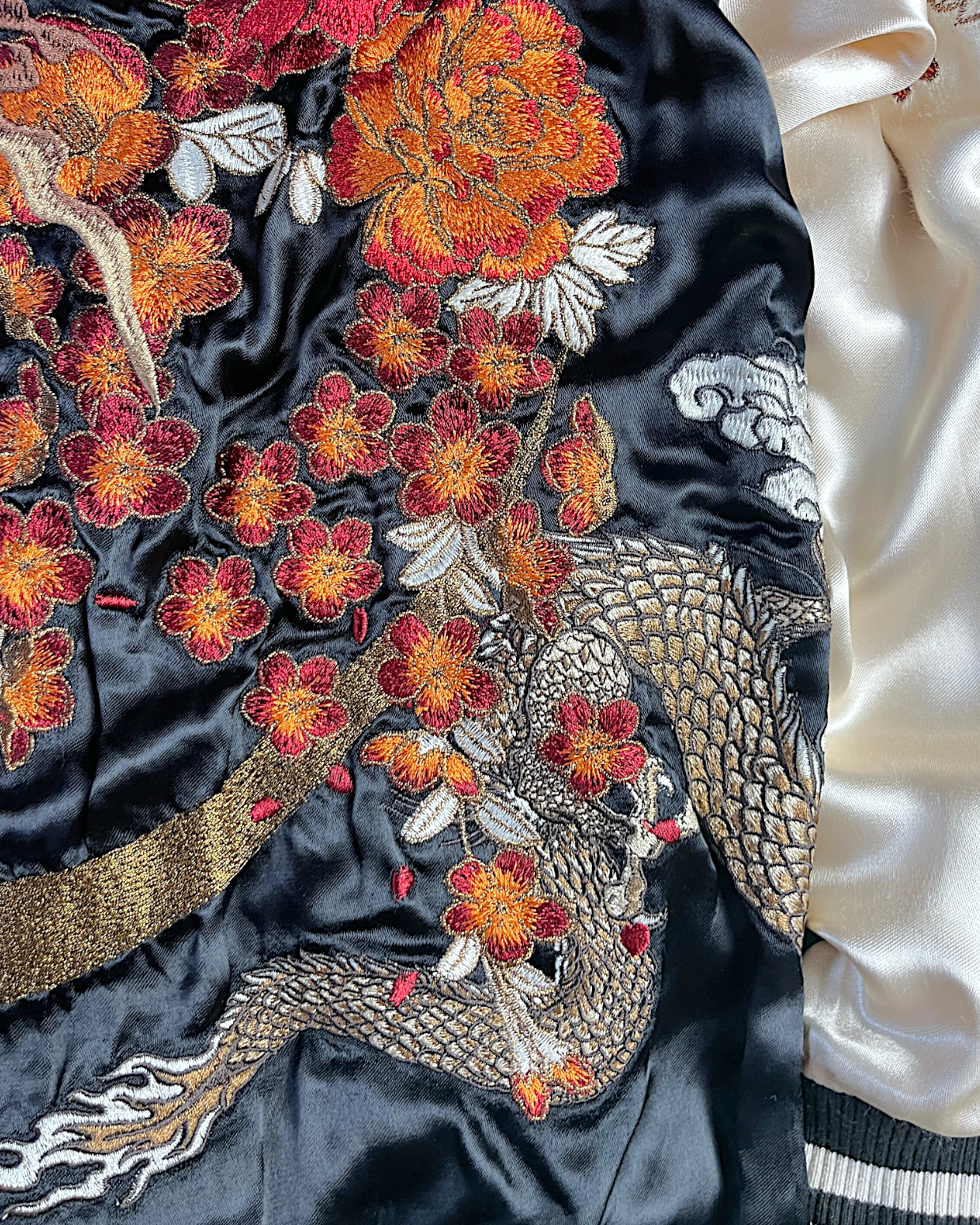 【XL】Karakuri Tamashii Reversible Dragon Sukajan Jacket XL – Japanese Embroidered Souvenir Jacket