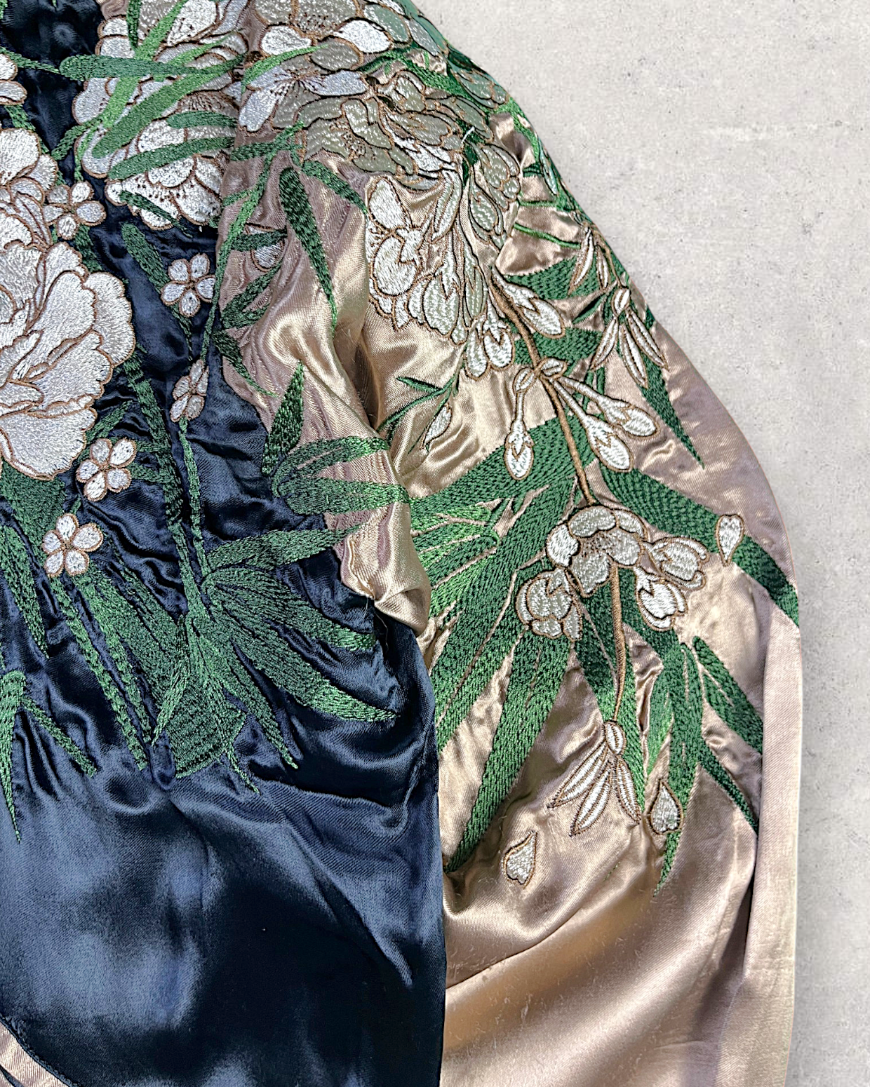 【XL】KARAKURI TAMASHII Reversible Tiger Sukajan Jacket – Embroidered Japanese Satin Bomber with Sakura & Bamboo
