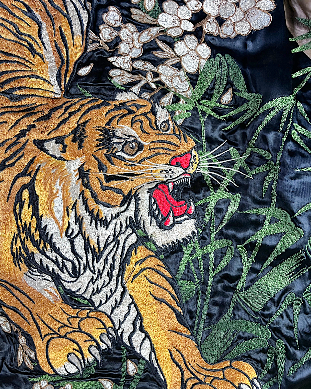 【XL】KARAKURI TAMASHII Reversible Tiger Sukajan Jacket – Embroidered Japanese Satin Bomber with Sakura & Bamboo