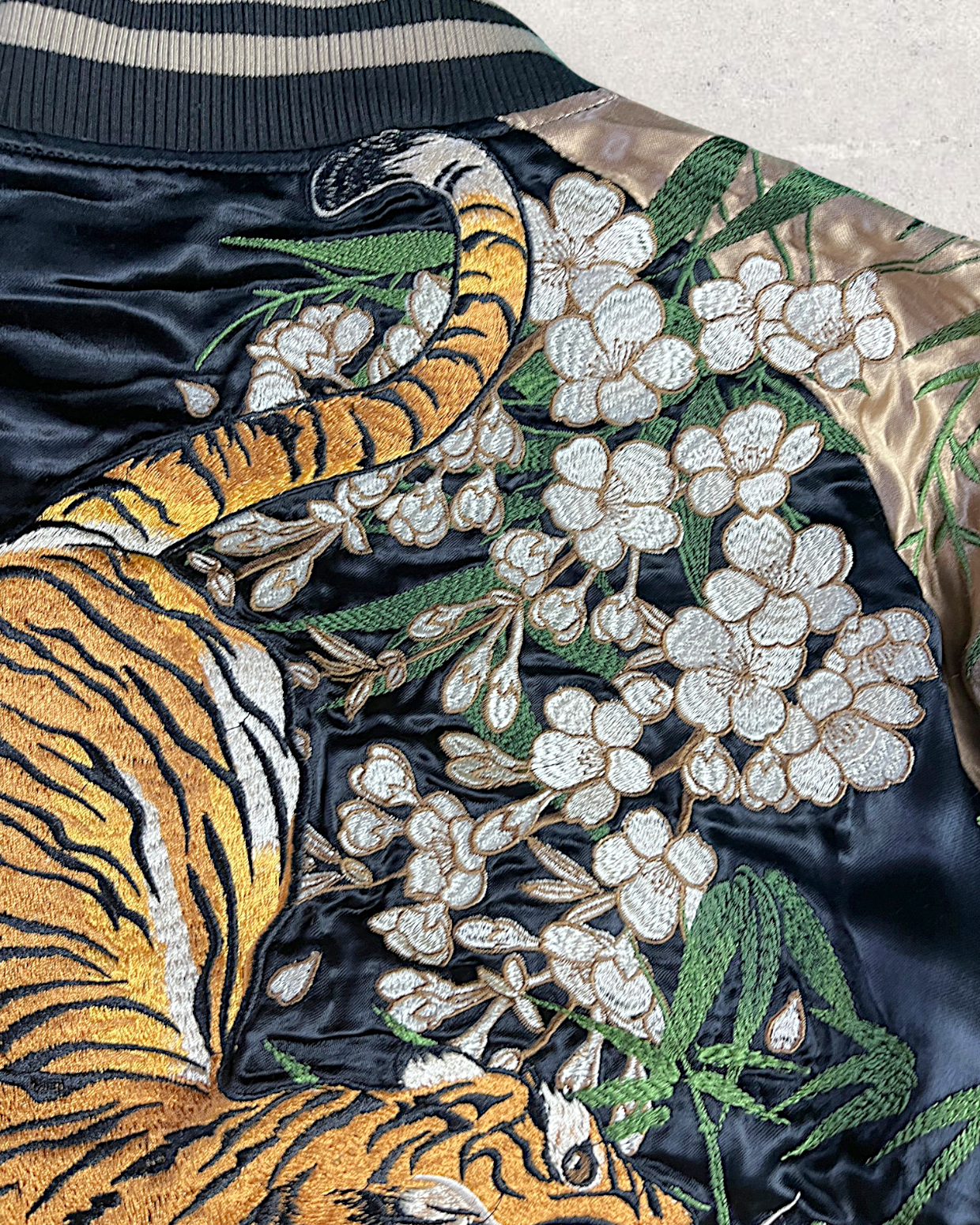 【XL】KARAKURI TAMASHII Reversible Tiger Sukajan Jacket – Embroidered Japanese Satin Bomber with Sakura & Bamboo