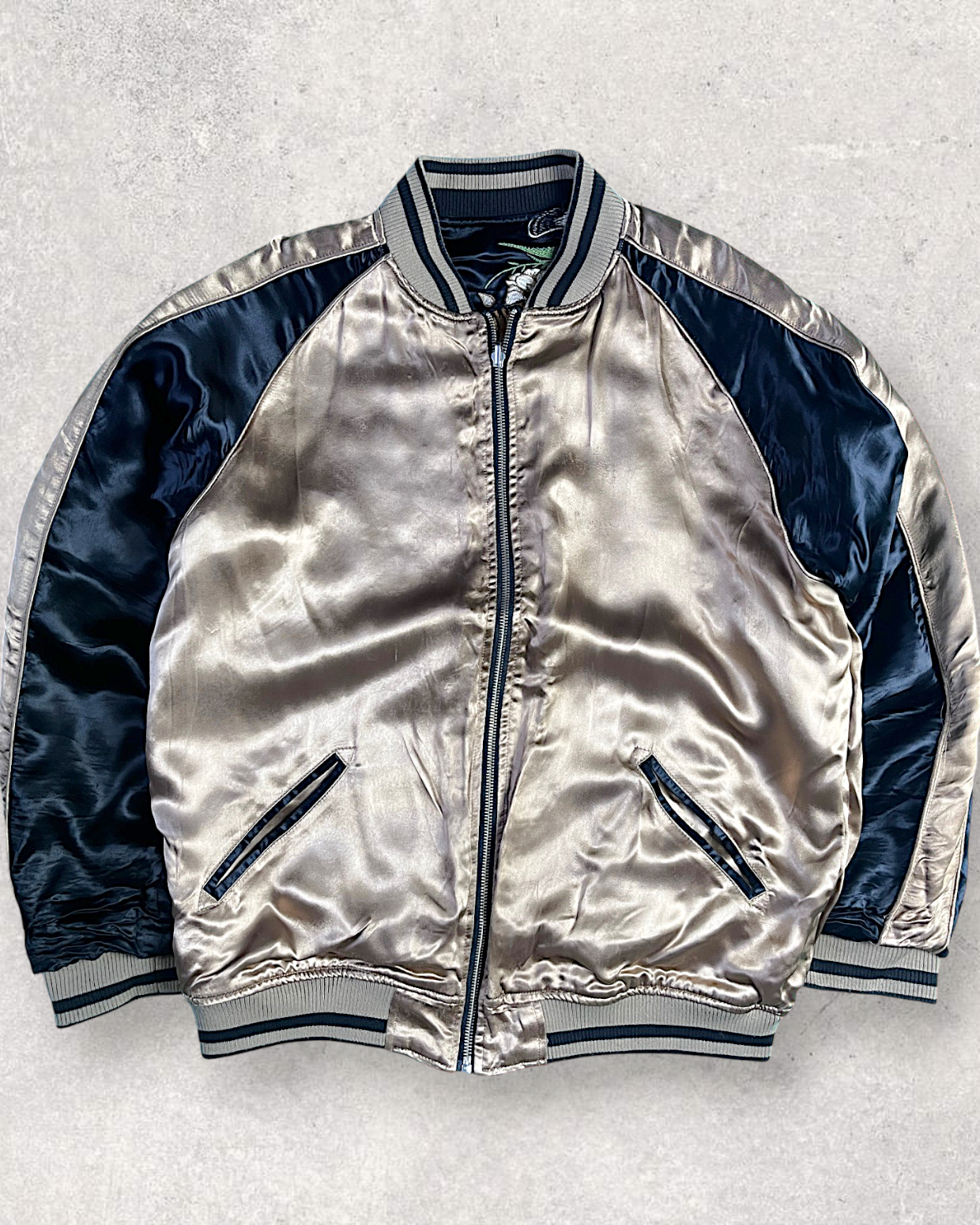 【XL】KARAKURI TAMASHII Reversible Tiger Sukajan Jacket – Embroidered Japanese Satin Bomber with Sakura & Bamboo