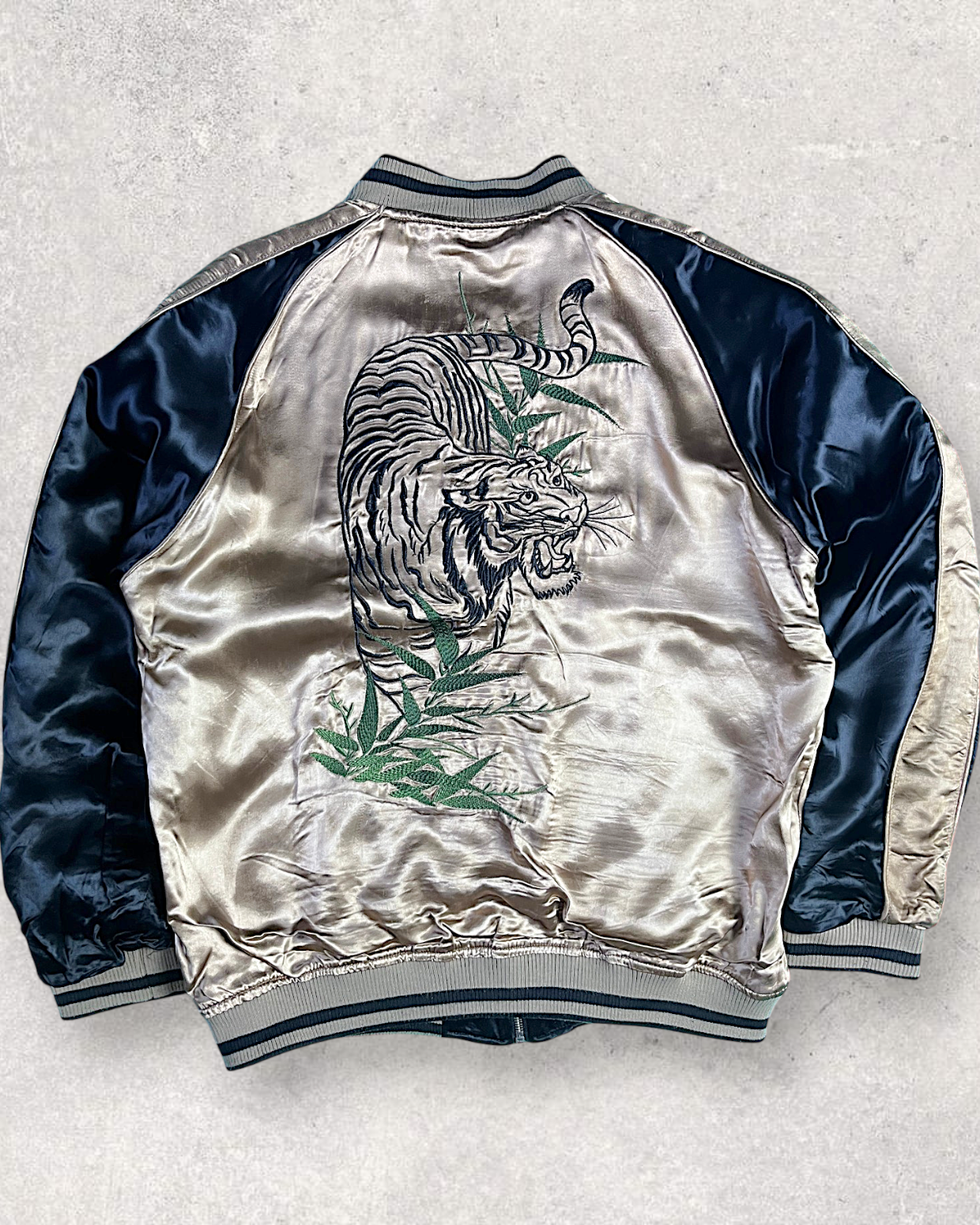 【XL】KARAKURI TAMASHII Reversible Tiger Sukajan Jacket – Embroidered Japanese Satin Bomber with Sakura & Bamboo