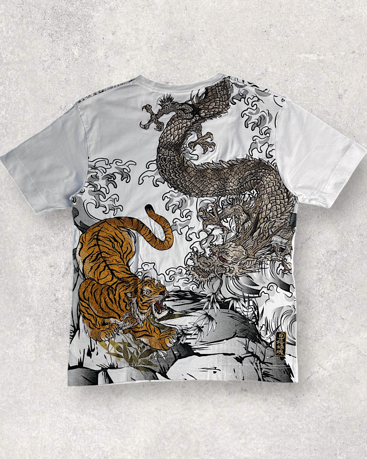 【XL】Karakuri Tamashii Embroidered Dragon & Tiger T-Shirt XL – Rare Japanese Wagara Tee