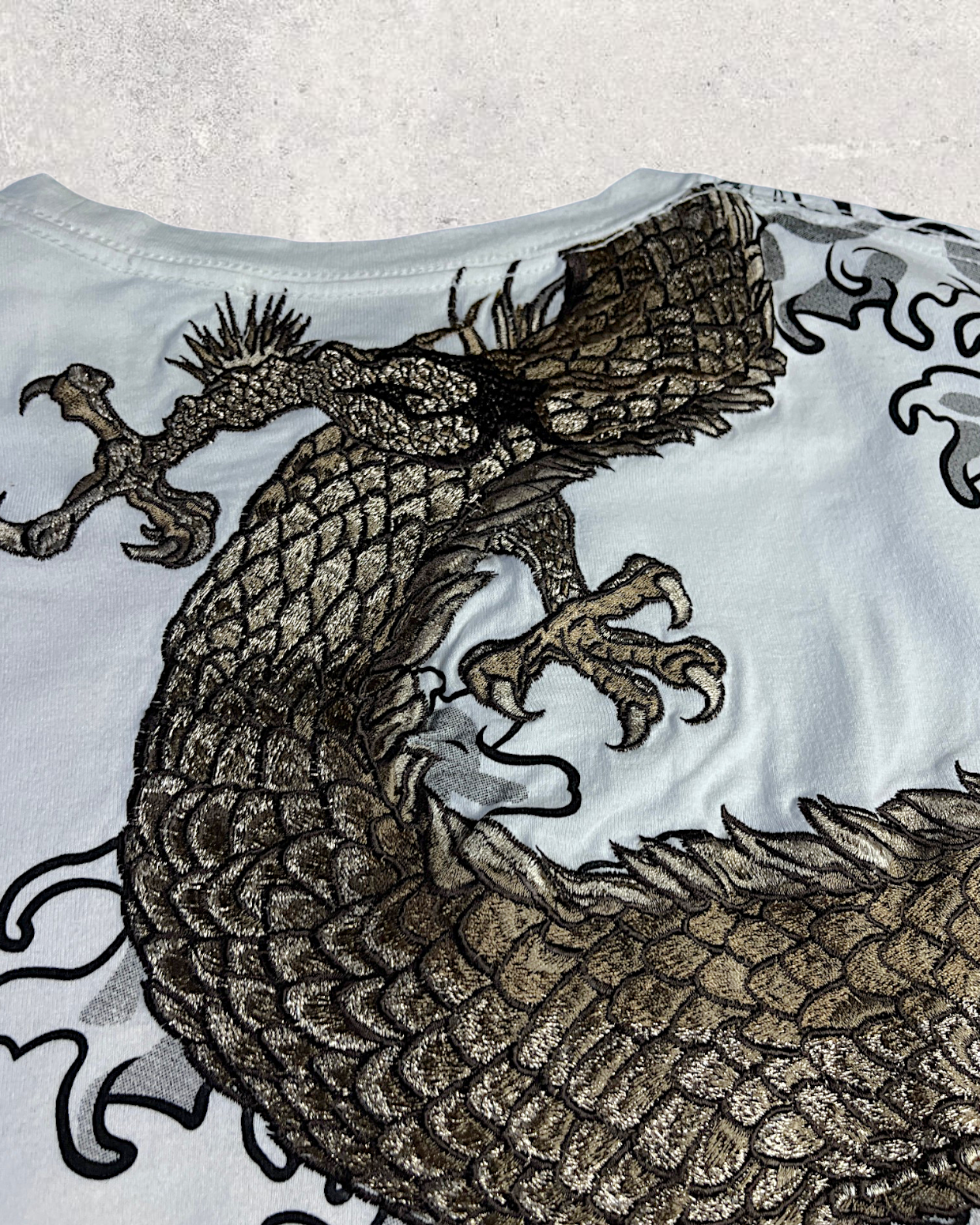【XL】Karakuri Tamashii Embroidered Dragon & Tiger T-Shirt XL – Rare Japanese Wagara Tee