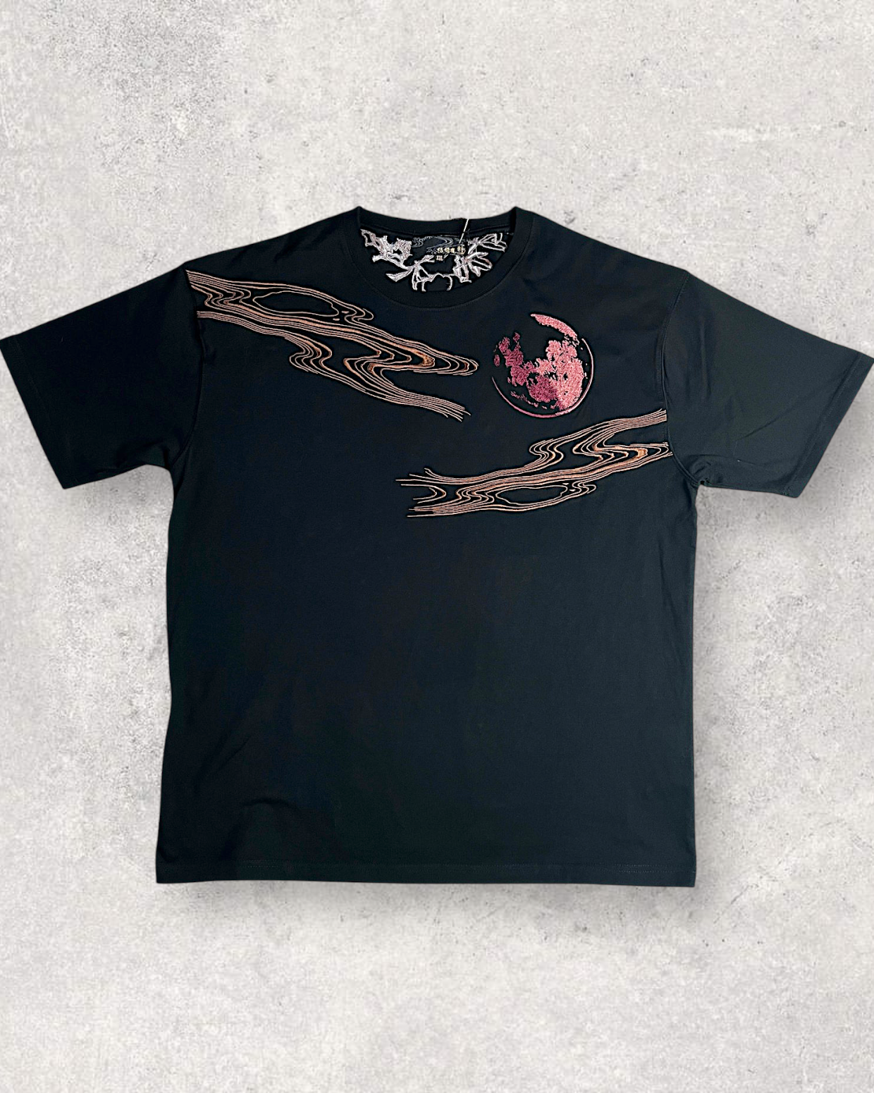 【XXL】Karakuri Tamashii Dragon T-Shirt XL – New Japanese Wagara Tee with Moon & Peony Embroidery