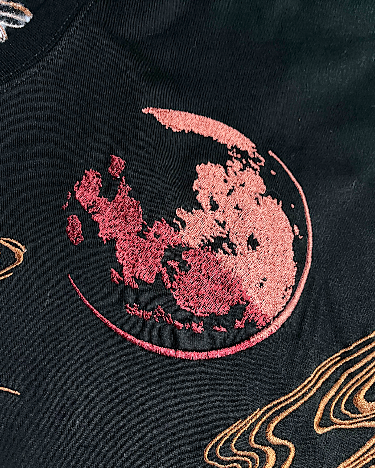【XXL】Karakuri Tamashii Dragon T-Shirt XL – New Japanese Wagara Tee with Moon & Peony Embroidery