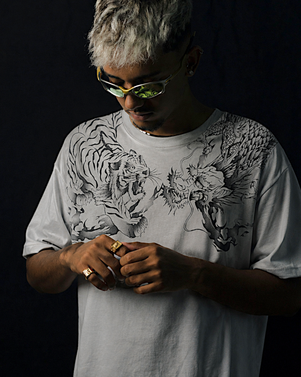 【XL】Karakuri Tamashii Embroidered Dragon & Tiger T-Shirt XL – Rare Japanese Wagara Tee