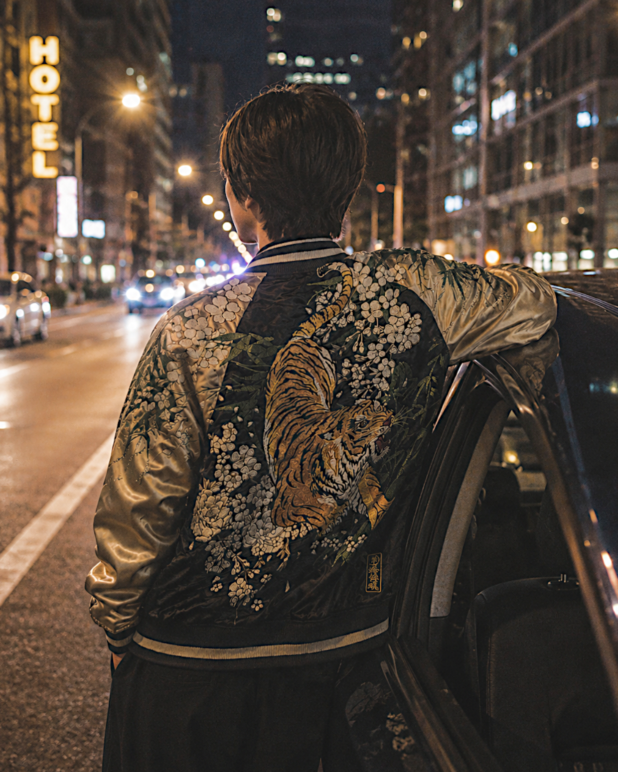 【XL】KARAKURI TAMASHII Reversible Tiger Sukajan Jacket – Embroidered Japanese Satin Bomber with Sakura & Bamboo