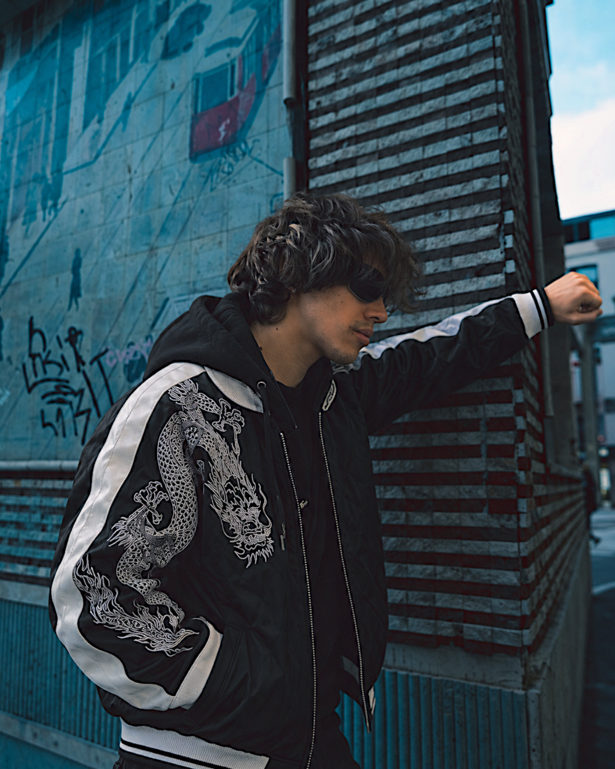 [XL] Japanese Dragon Embroidered Winter Sukajan Jacket – Black & White Quilted Bomber